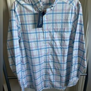Men’s performance, button-down dress shirt